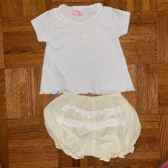 Frumpy Rumps 9 months matching set. Butterfly embroidery top ruffle diaper cover - Picture 5 of 7